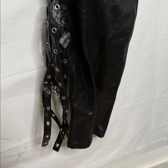 Wilson’s leather black 100% leather pants with straps on calf of leg moto sz 28 - Picture 3 of 8